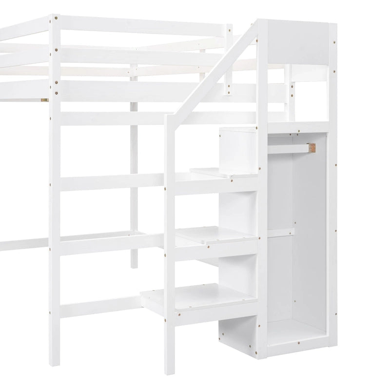 Lit mezzanine pleine grandeur avec armoire de rangement intégrée et escalier