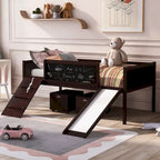 Lit mezzanine double avec trois tableaux noirs, deux boîtes de rangement et un toboggan, parfait pour l'aire de jeux de la chambre des enfants
