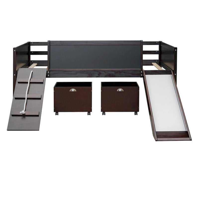 Lit mezzanine double avec trois tableaux noirs, deux boîtes de rangement et un toboggan, parfait pour l'aire de jeux de la chambre des enfants